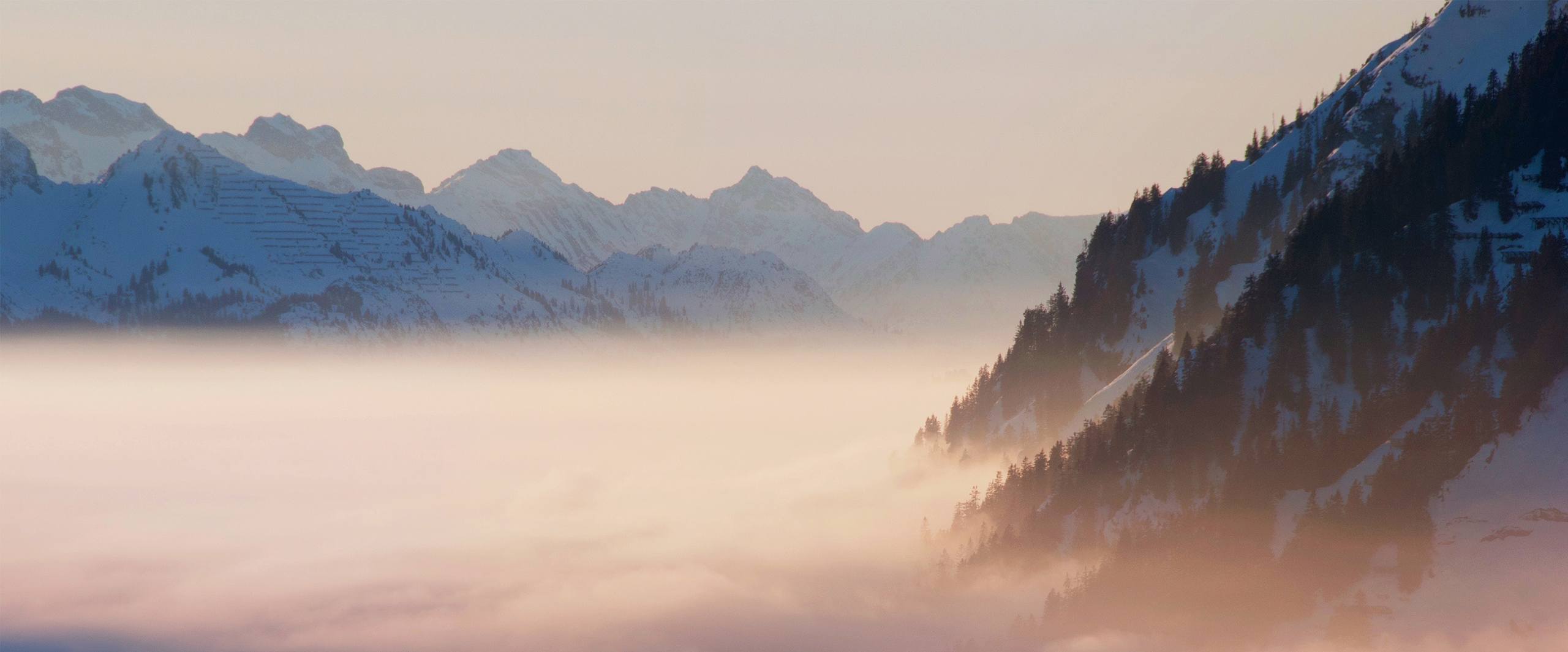 精选风景壁纸: 行李提取区的“意外”风景